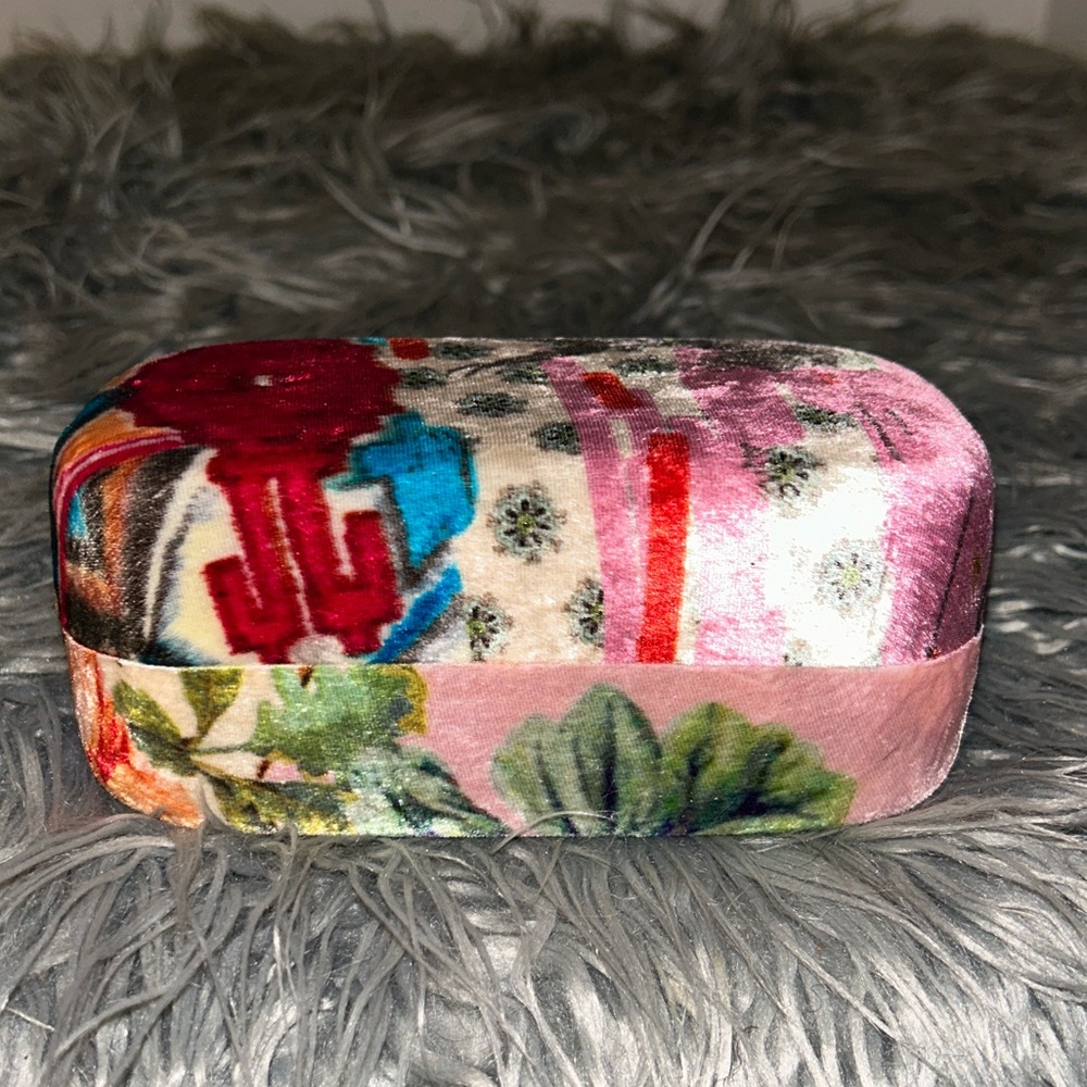 JOHNNY WAS Boho Floral Soft Velvet Sunglasses Case Whimsical AvantGarde HTF Rare - Picture 12 of 15